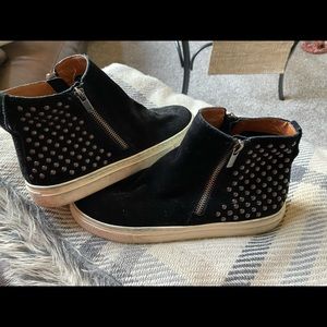 Lucky 🍀 brand studded suade shoes.